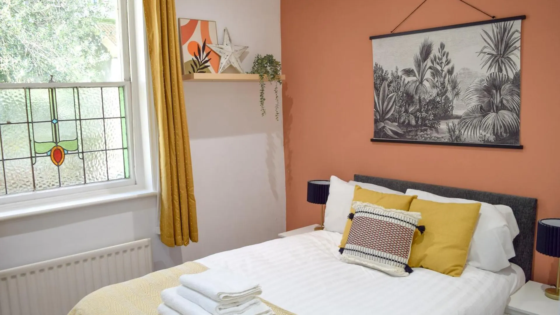 Central Brighton Stunning 3Bed With Garden, Sleeps 8 0*,  Großbritannien